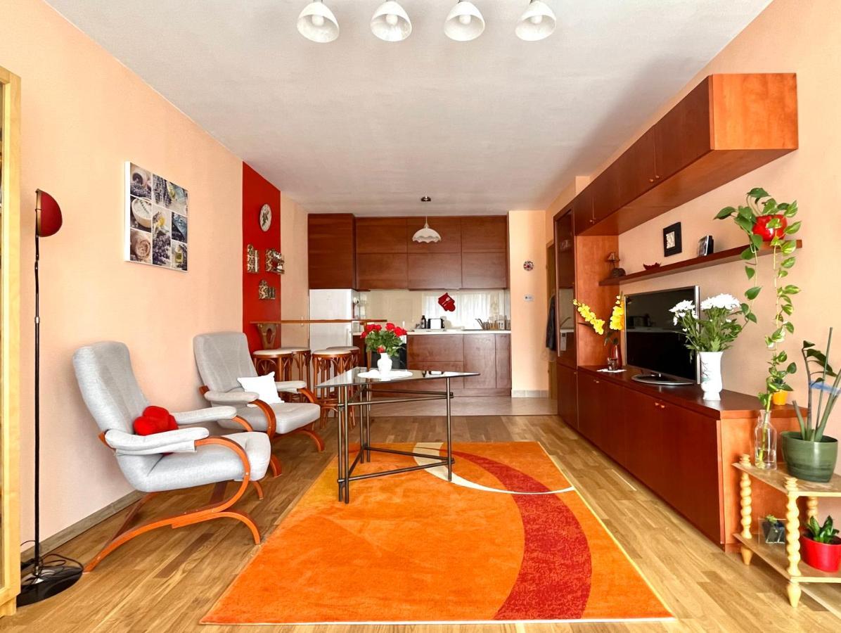 Lovely Home - Free Parking Budapeste Exterior foto